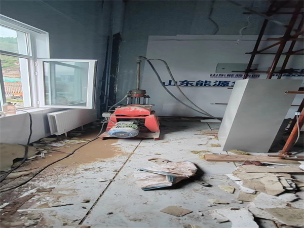 沙湾地基基础下沉墙体裂缝加固注浆顶升施工